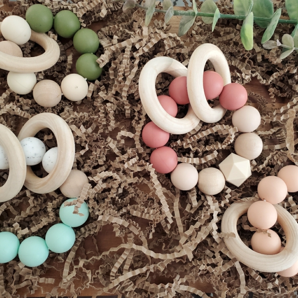 Handmade Pacifier clip & teether set - Picture 4 of 5